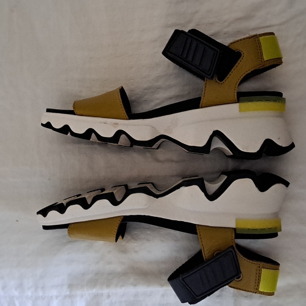 Women’s Olive Green Strap Sandals with Comfort Sole - Picture 7 of 9